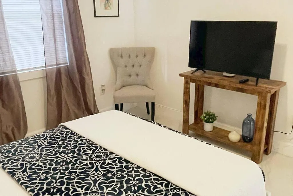 Villa Brickell + Wynwood Wonderland: Spacious 6br Miami