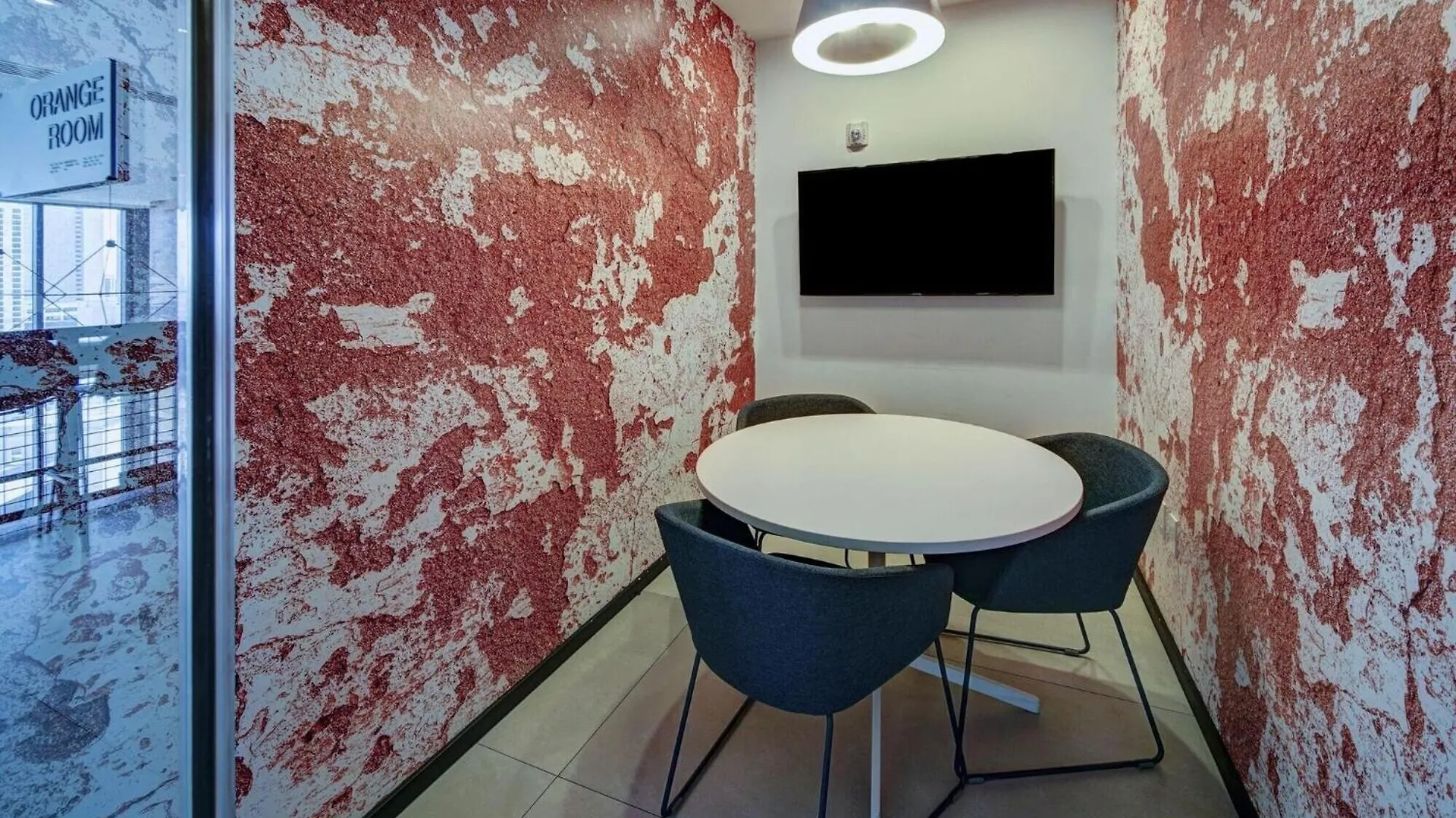 Incredible Unit In The Heart Of Downtown Daire *
