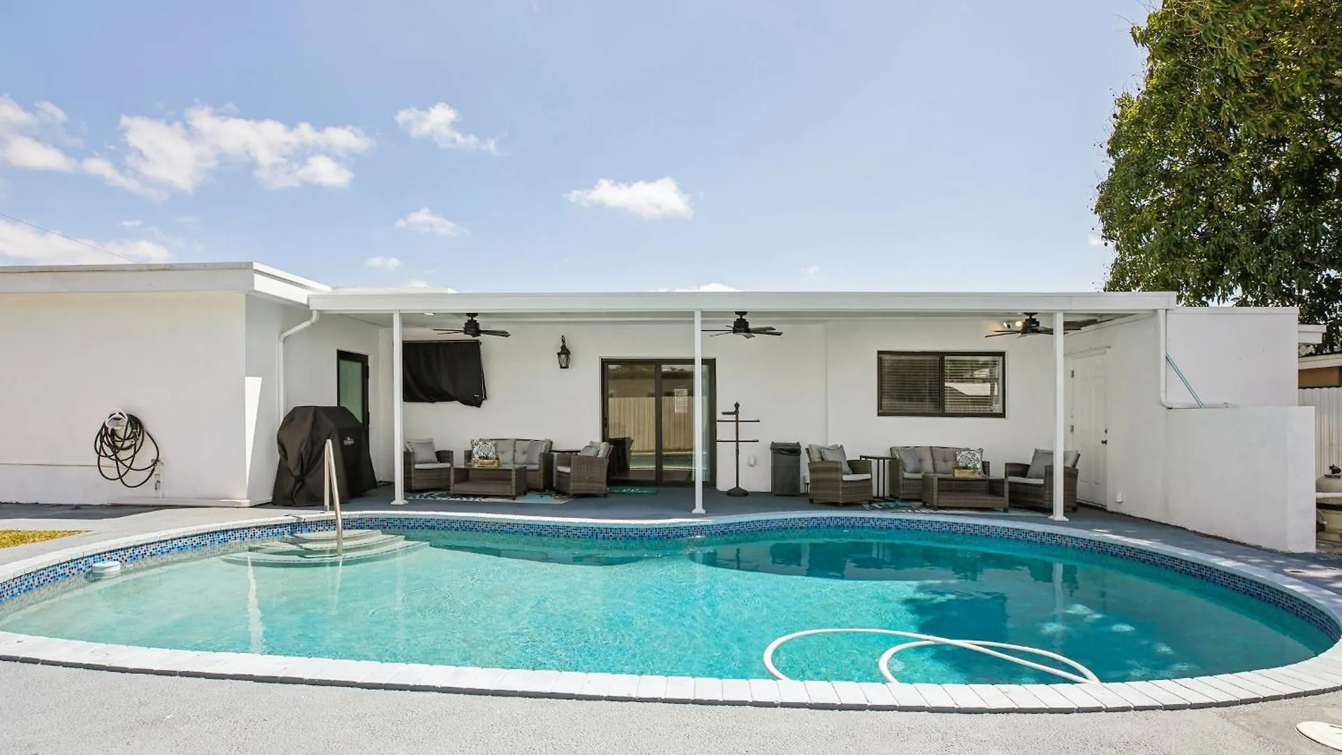 Σπίτι διακοπών Oasis, Spacious 4-bedroom With Pool Μαϊάμι