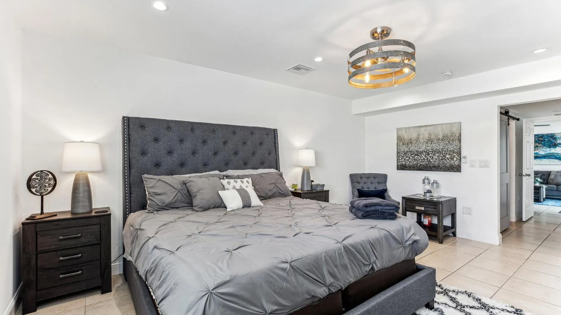 Σπίτι διακοπών Oasis, Spacious 4-bedroom With Pool *