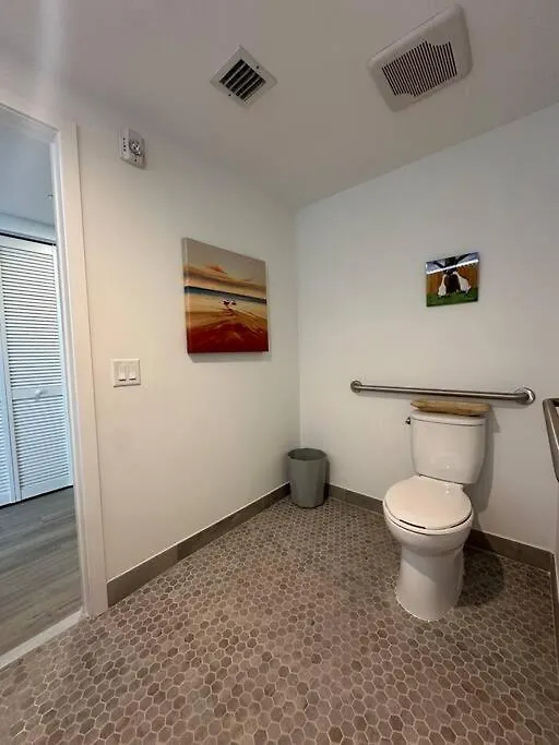 Apartment Tranquil Rooftop Escape Studio Apt *