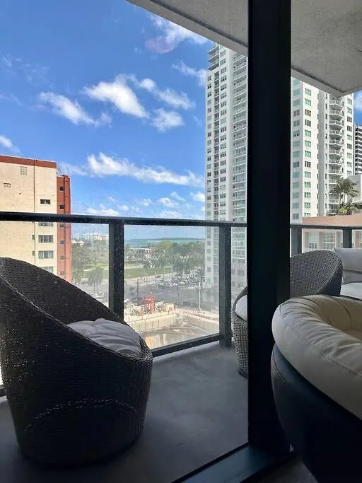 Tranquil Rooftop Escape Studio Apt * Miami