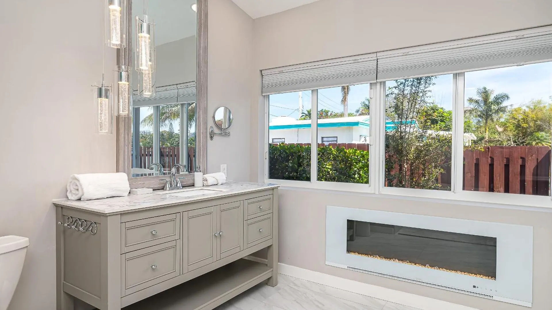 Tropical Waterfront Family Oasis - Amazing Location Semesterbostad Miami