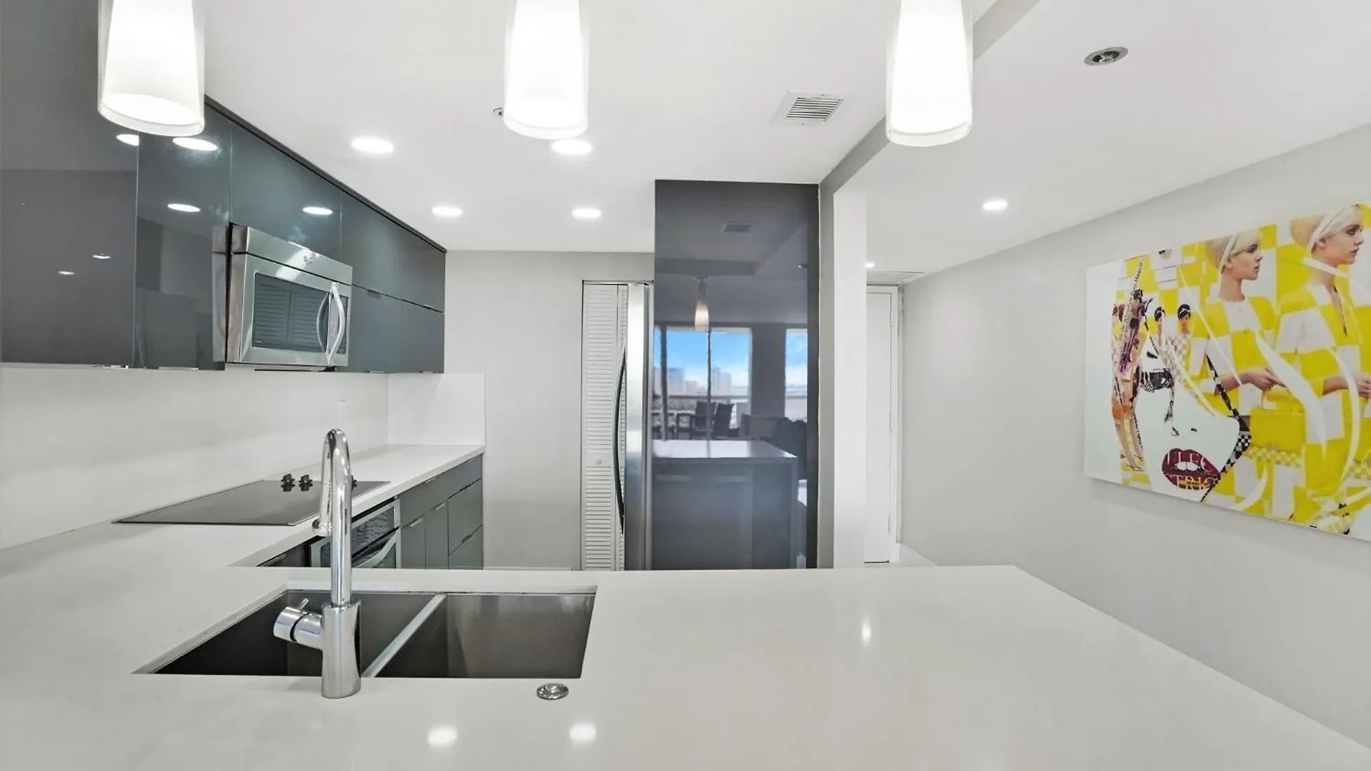Enchanted! Skyline & Water Views Appartamento