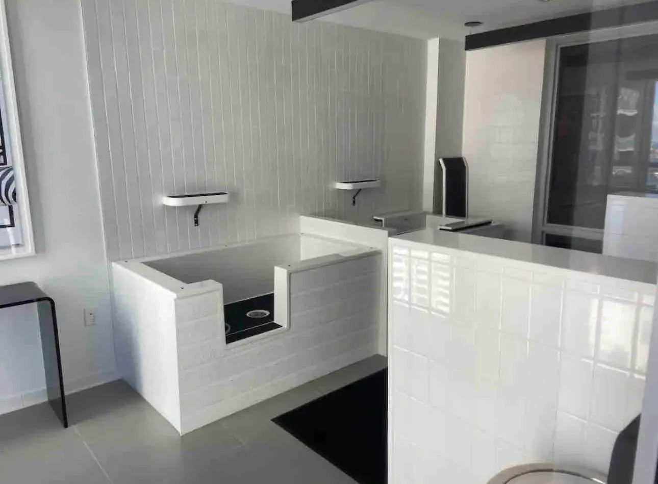 Aparthotel Downtown Comfy Condo-hotels In A Luxury Modern Building