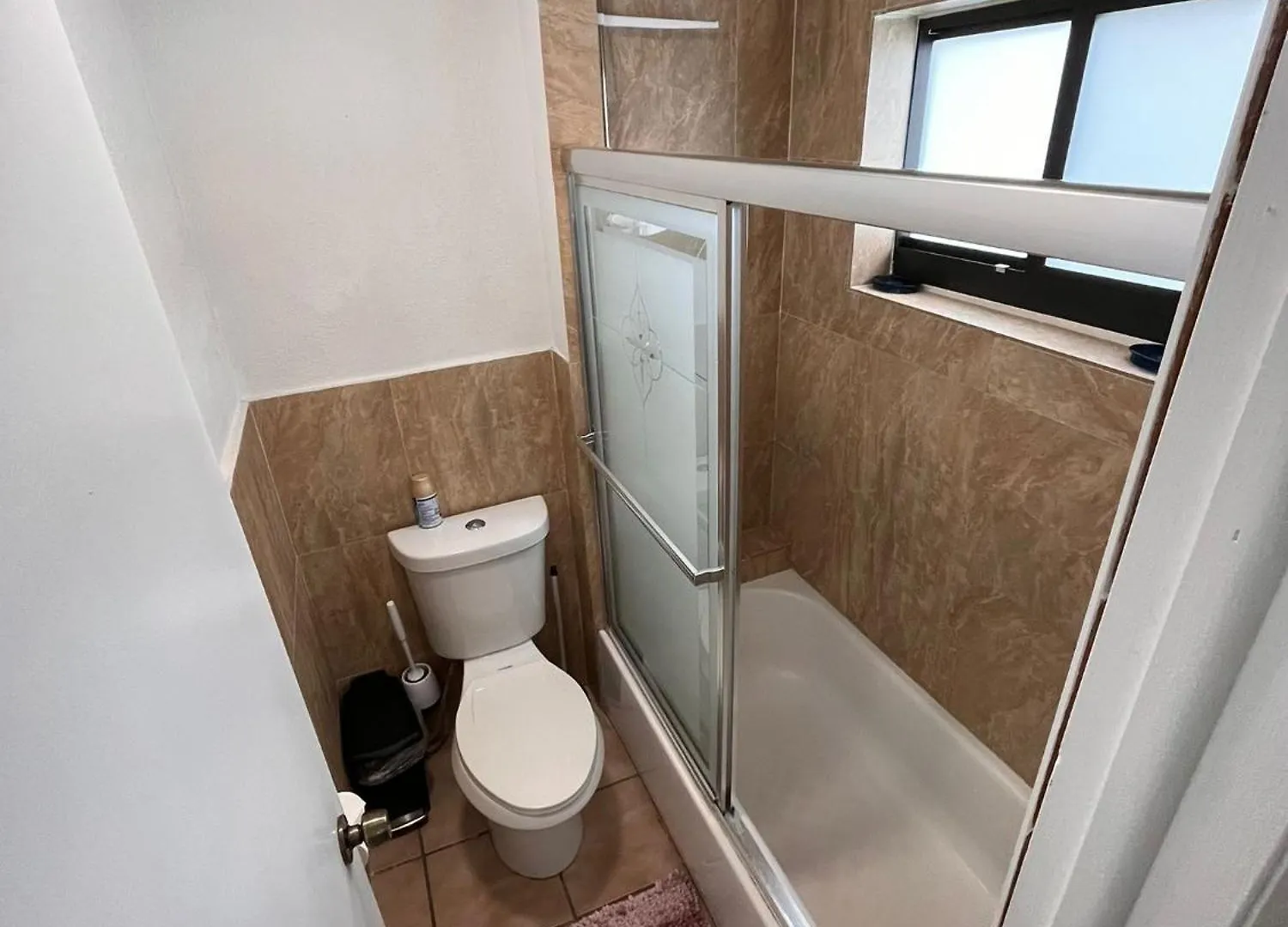 Privatunterkunft Spanish Style House - Free Parking *
