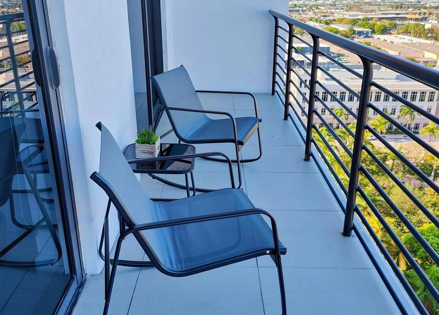 Style 1-bdrm Downtown Doral Apartment