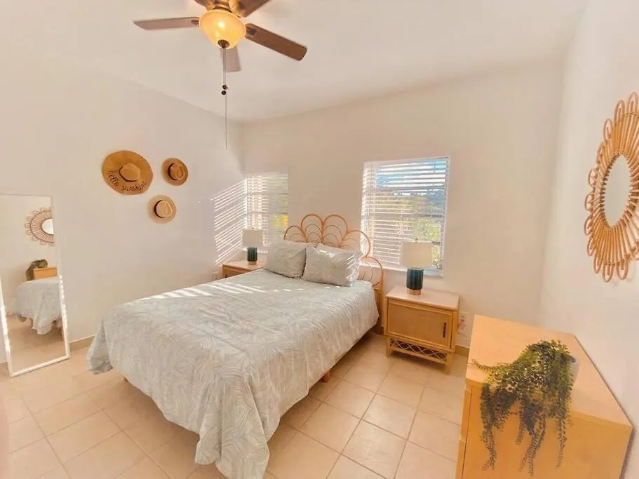 Tropical Charm - Little Havana/calle Ocho 2 *