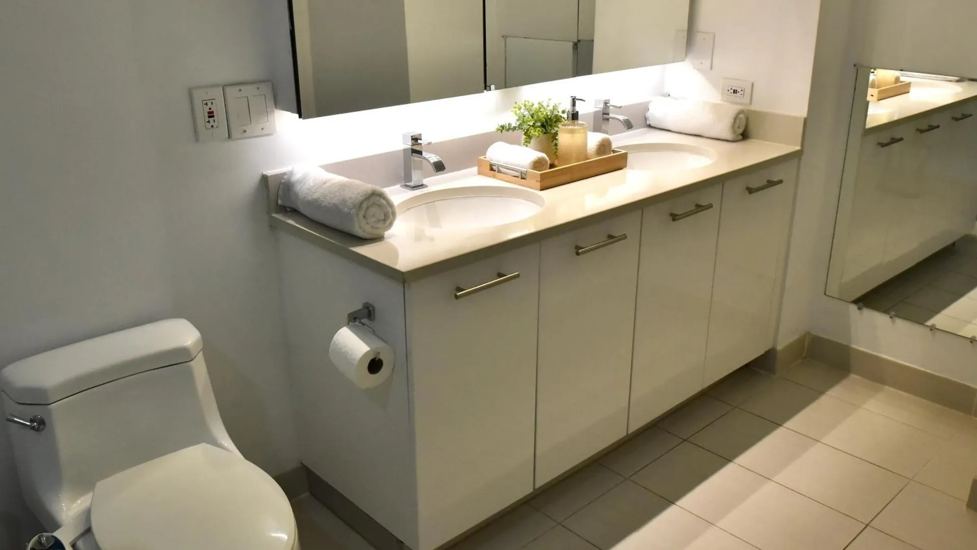 515-trendy 2bd2ba Midtown Huge Private Patio! Apartament