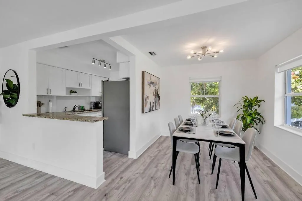 Paradise-poolside House-centrally Located Ferienhaus Miami