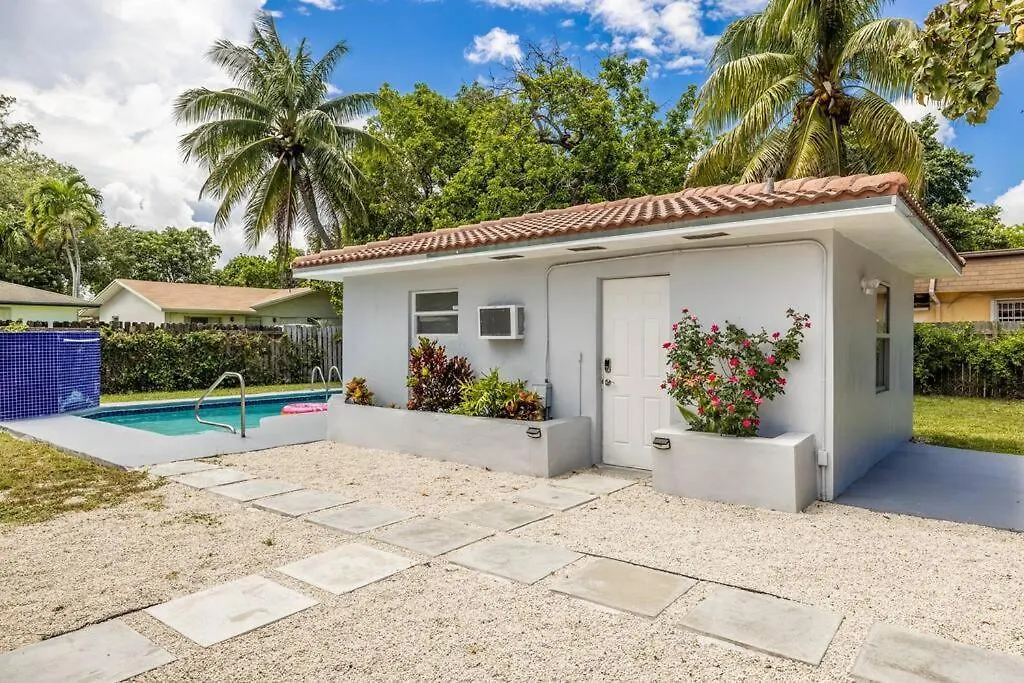 Ferienhaus Paradise-poolside House-centrally Located *