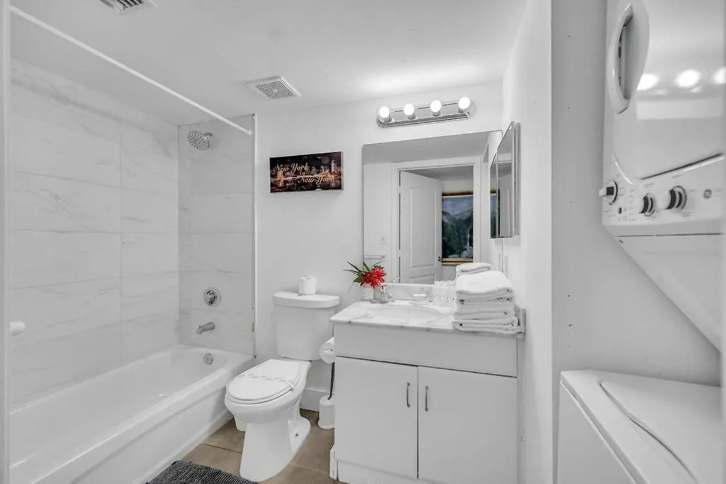 37th Floor Amazing Spacious Unit With Parking * Miami