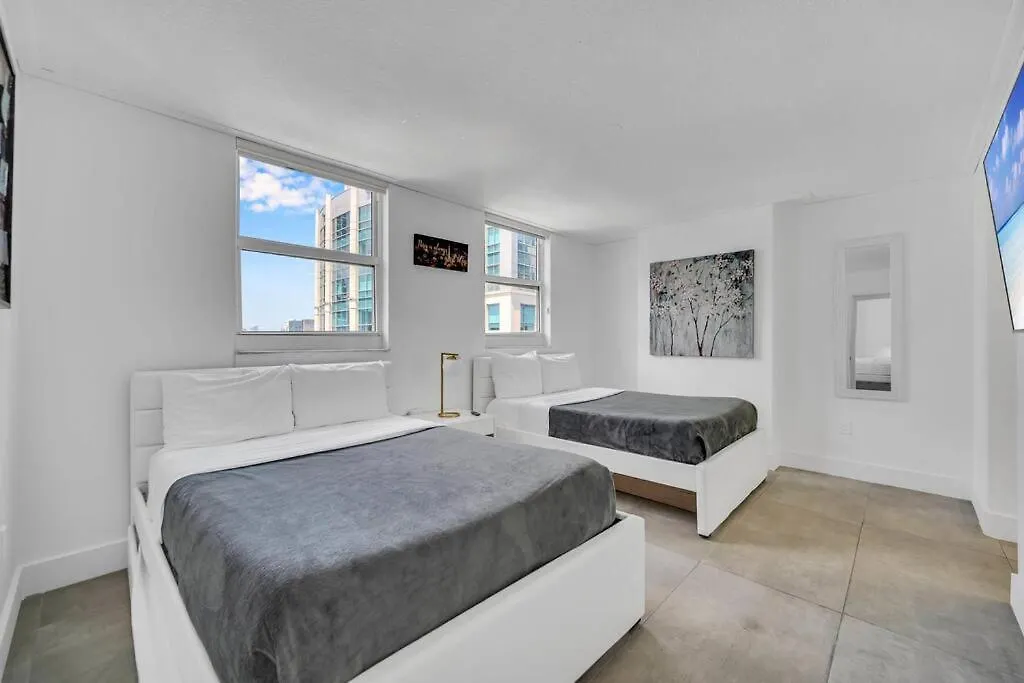 Apartment 37th Floor Amazing Spacious Unit With Parking Miami