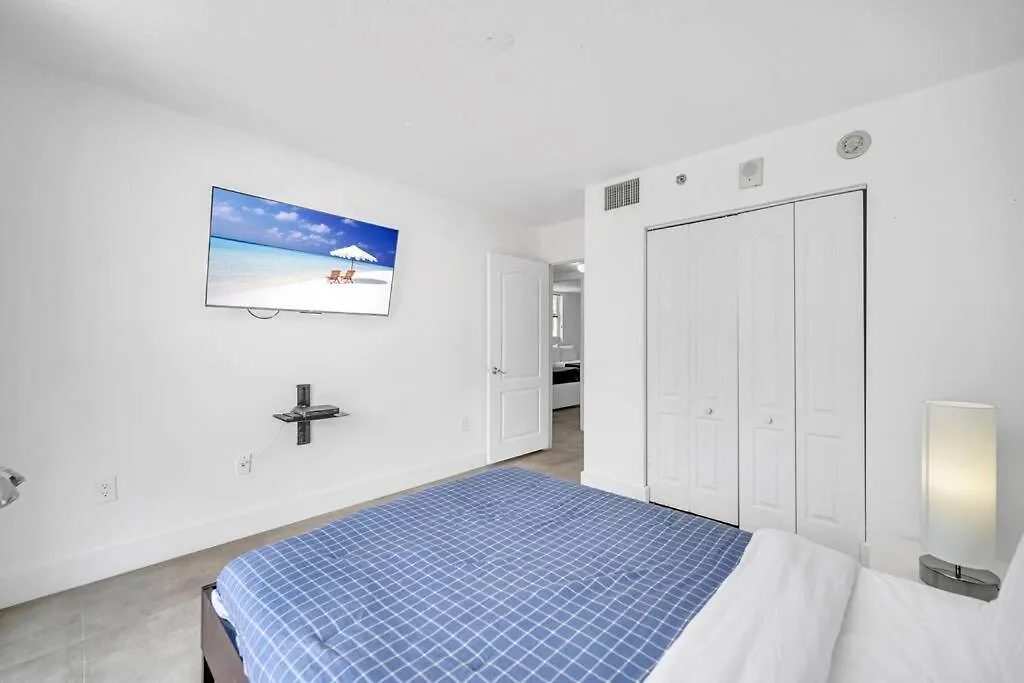 37th Floor Amazing Spacious Unit With Parking * Miami