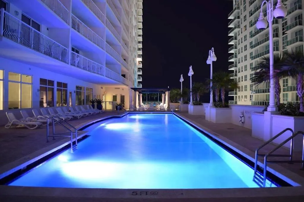 37th Floor Amazing Spacious Unit With Parking Apartment *