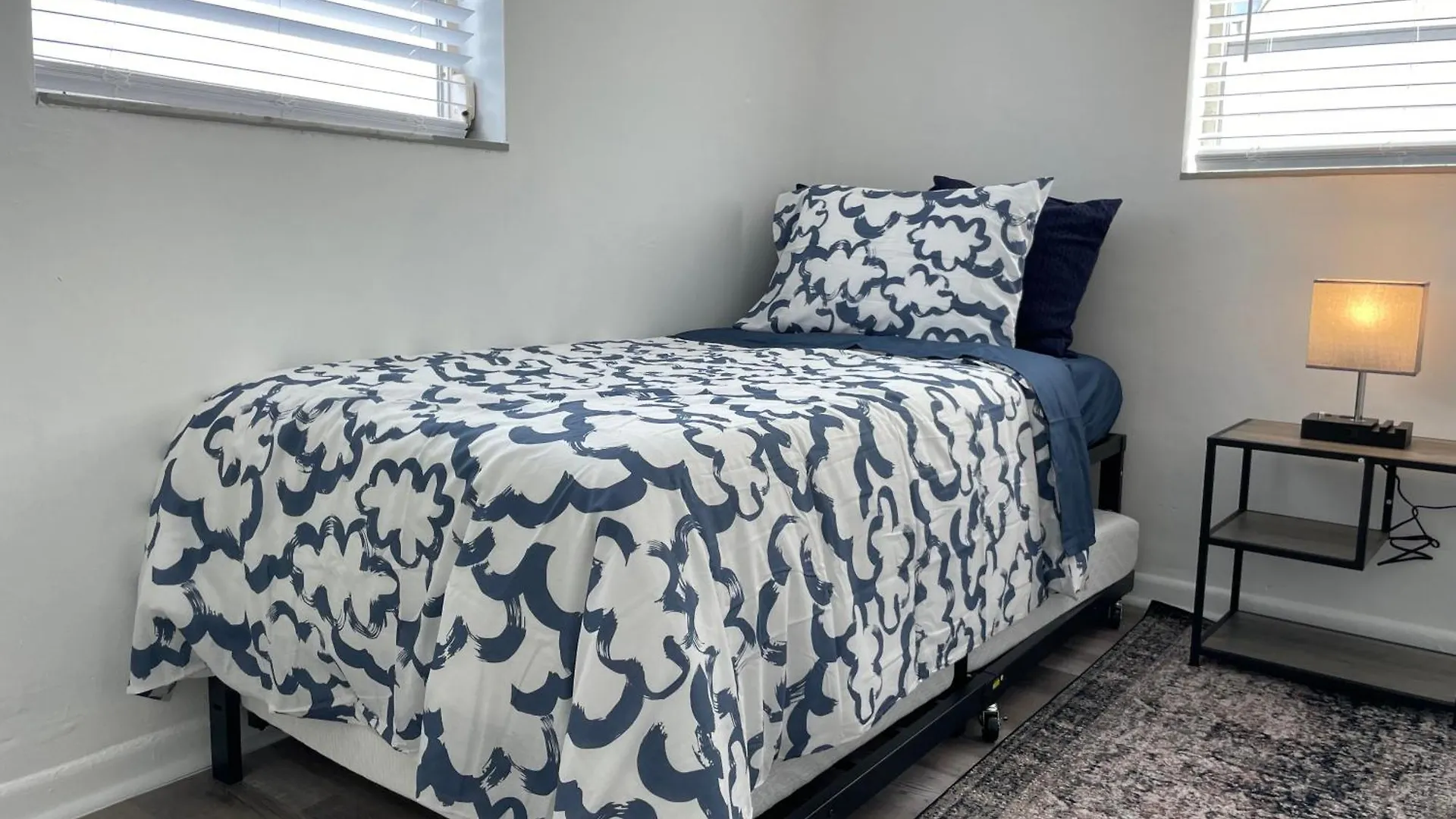Remodeled Little Havanna Great Location
