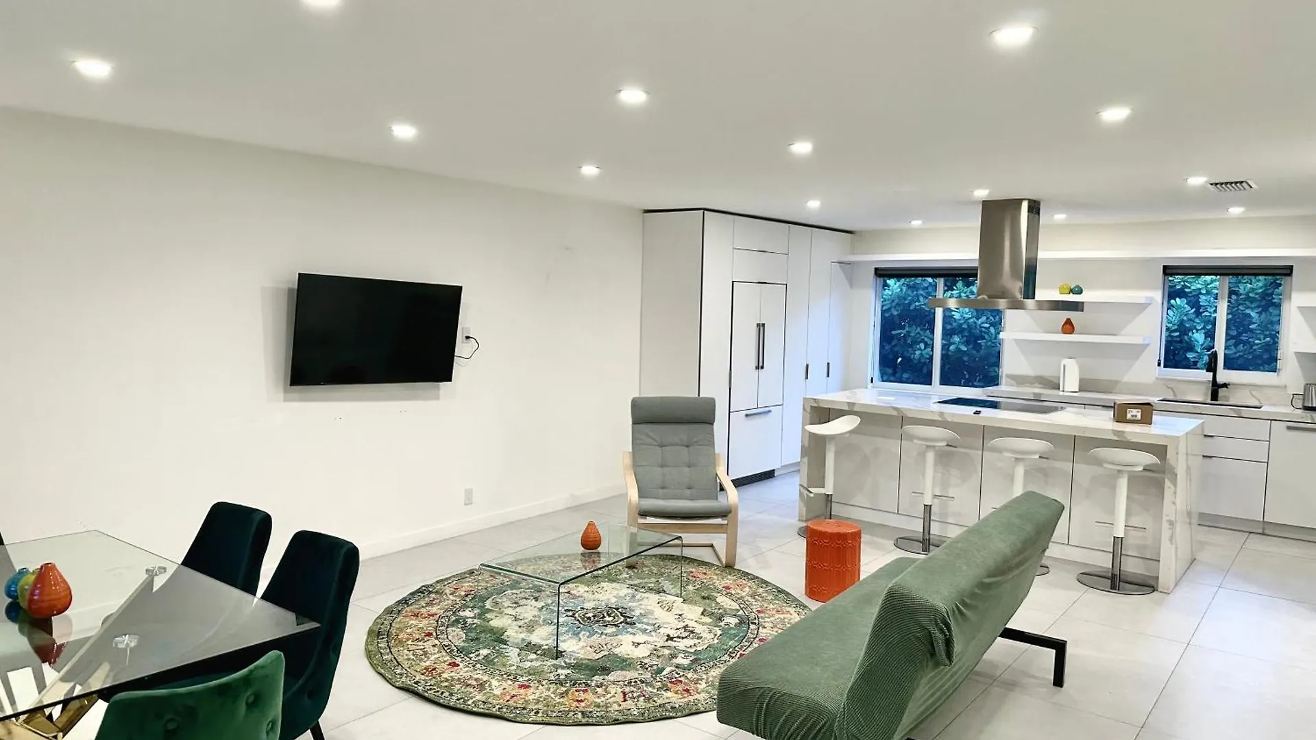 Semesterbostad 24 Guests Luxury House With Pool & Gazebo! *