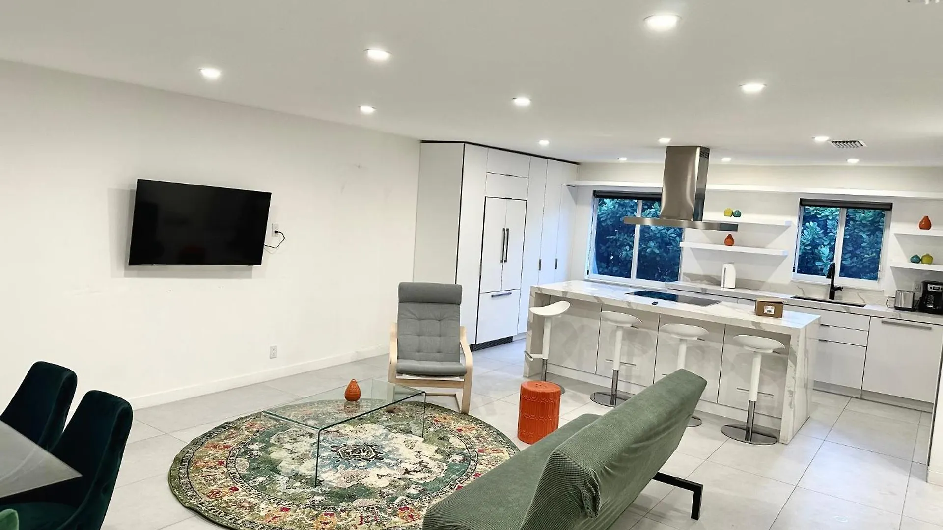 Dom wakacyjny 15 Guests Luxury House With Pool & Gazebo!