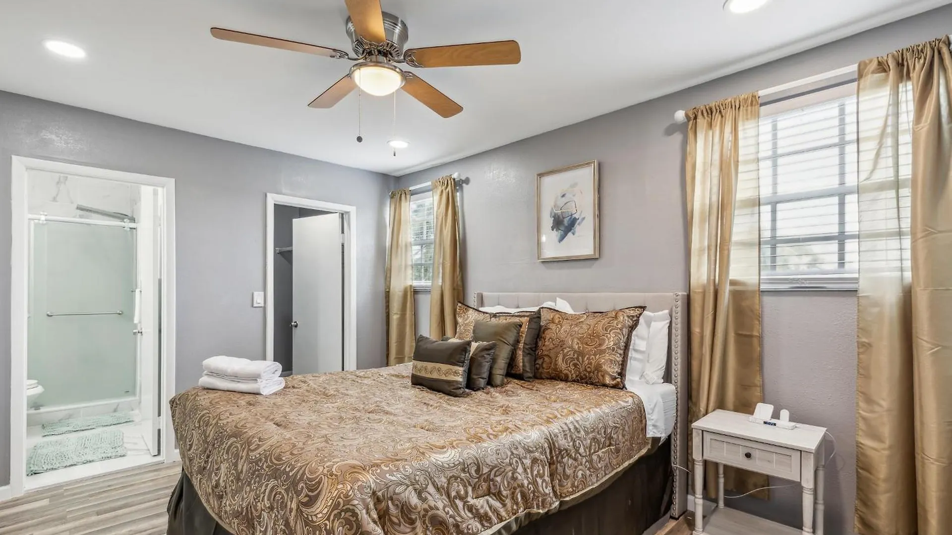 Spacious 3br In With Fenced Backyard Miami