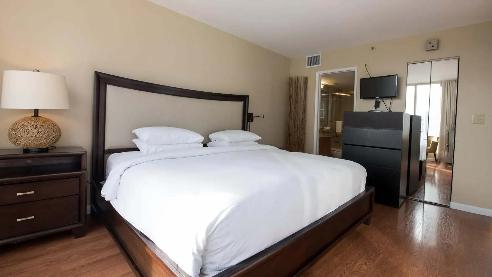 Διαμέρισμα Serene Two-bedroom Bay View