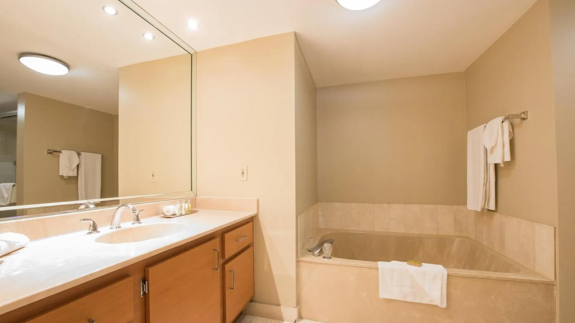 Διαμέρισμα Serene Two-bedroom Bay View *