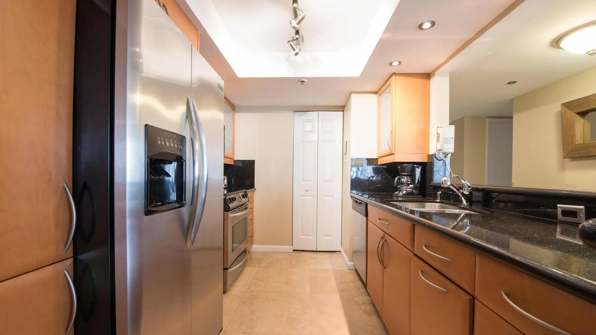 Διαμέρισμα Serene Two-bedroom Bay View