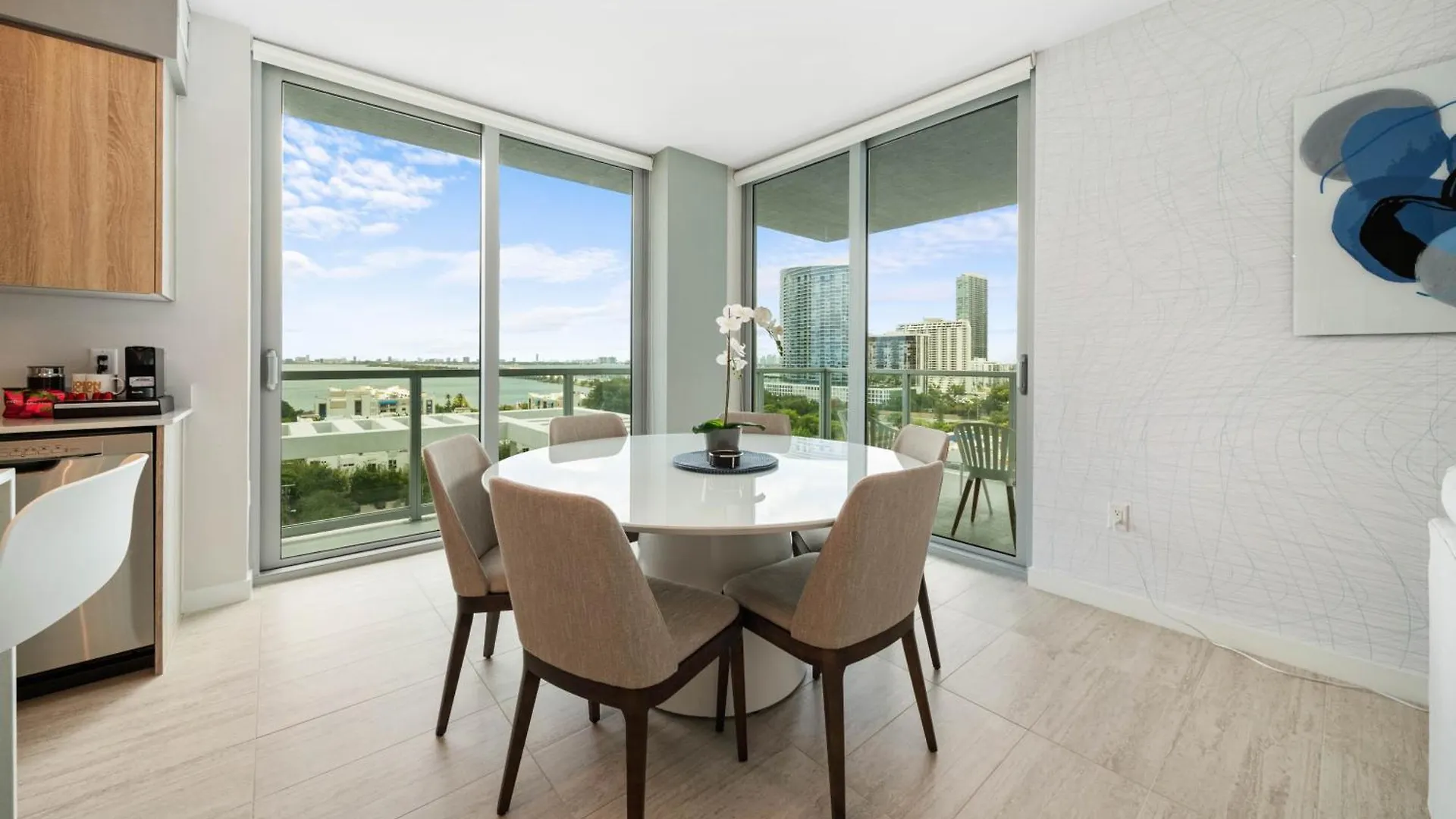 Apartment Quadro Residences By Ionica *