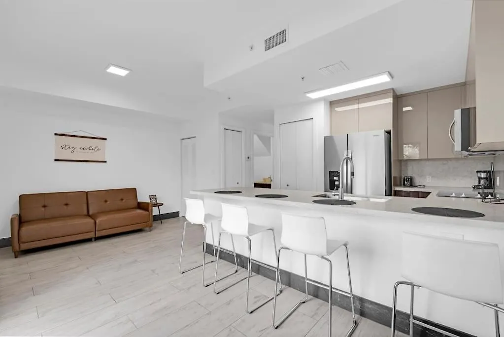 Biscayne Park 15428 Apartman