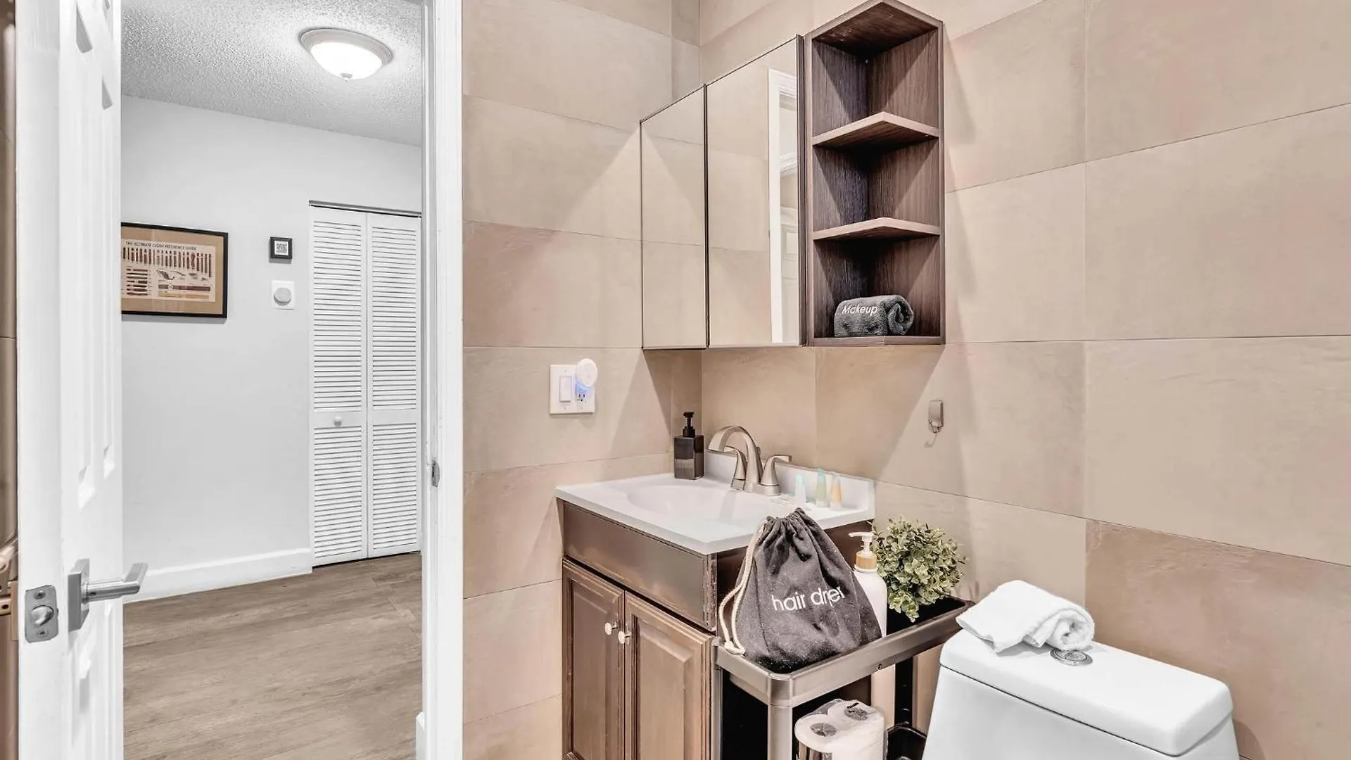 Estelo's Place - Modern Townhouse With King Bed, Only 5 Min From The Airport! Miami