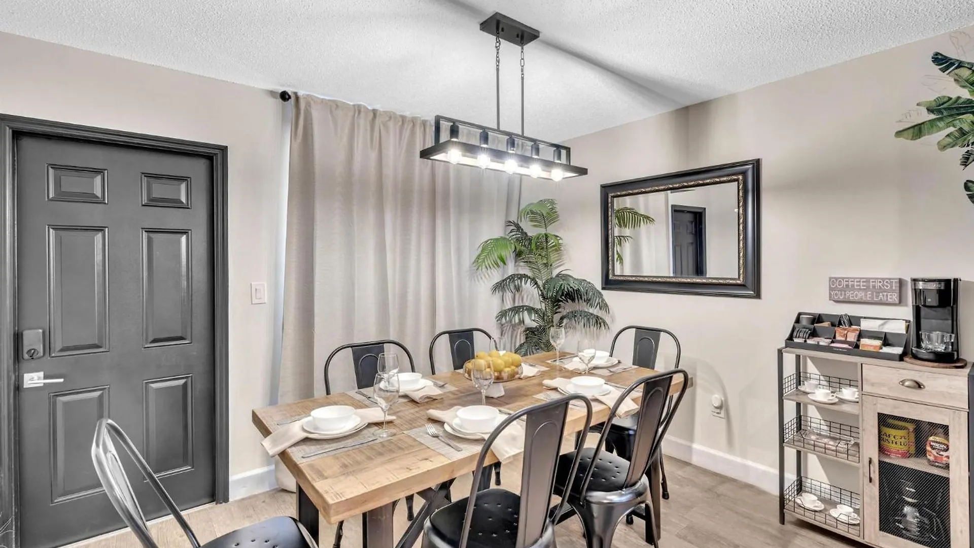 Estelo's Place - Modern Townhouse With King Bed, Only 5 Min From The Airport! Miami