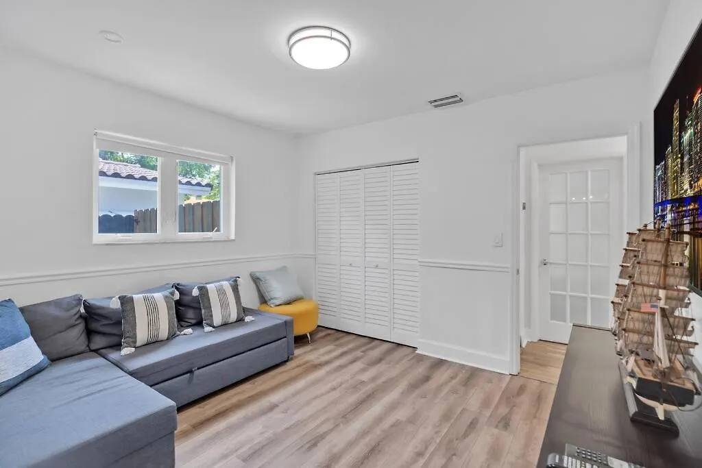 6 Bedrooms Oasis Treat With Oversized Pool, 9 Minutes To The Miami