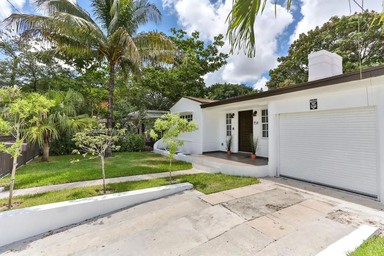 Modern Rock Themed House W Hot Tub Huge Yard Tatil Evi Miami