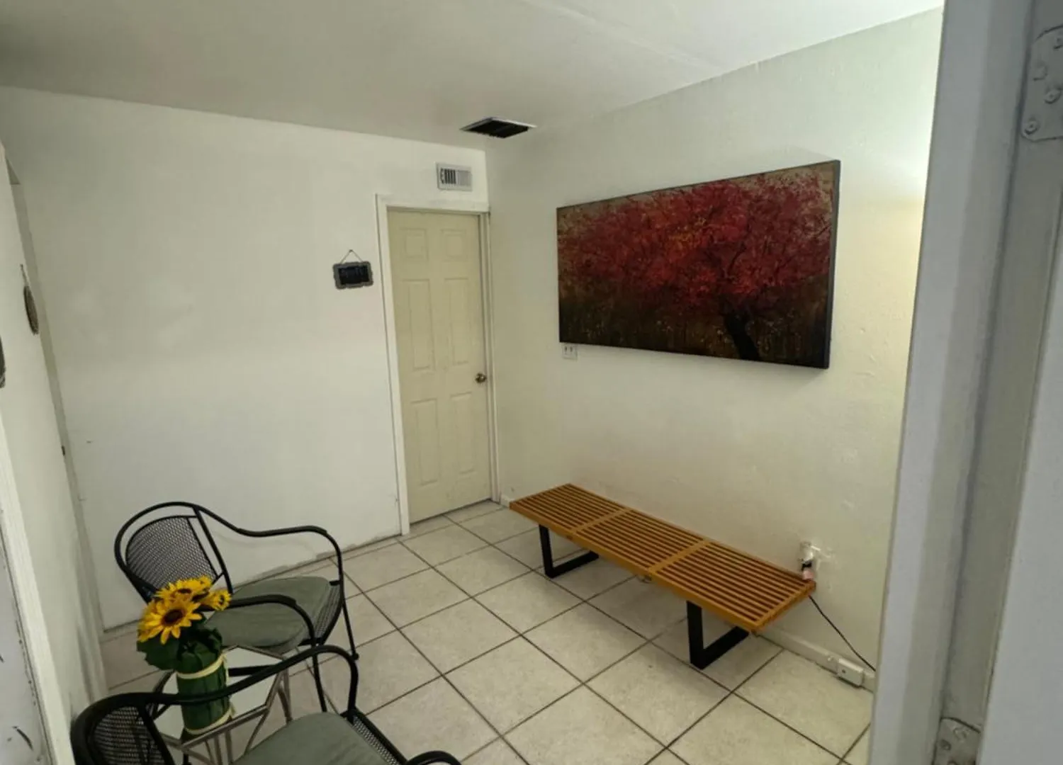 Ludge By Airport Hostel *