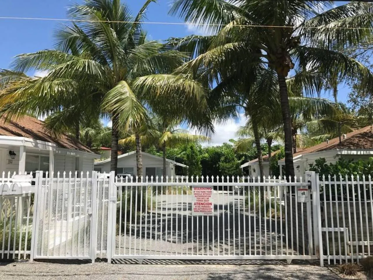 Renovated Grove -near Coconut Grove Prázdninový dům Miami