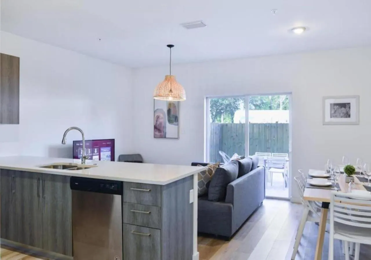 펜션 Modern Townhouse 18 Min From The Beach & Aventura - Th1 *