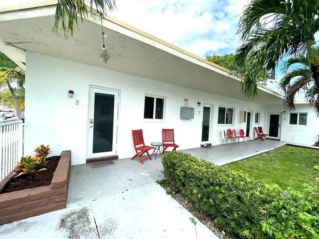 Private Blocks From Coconut Grove 公寓 *