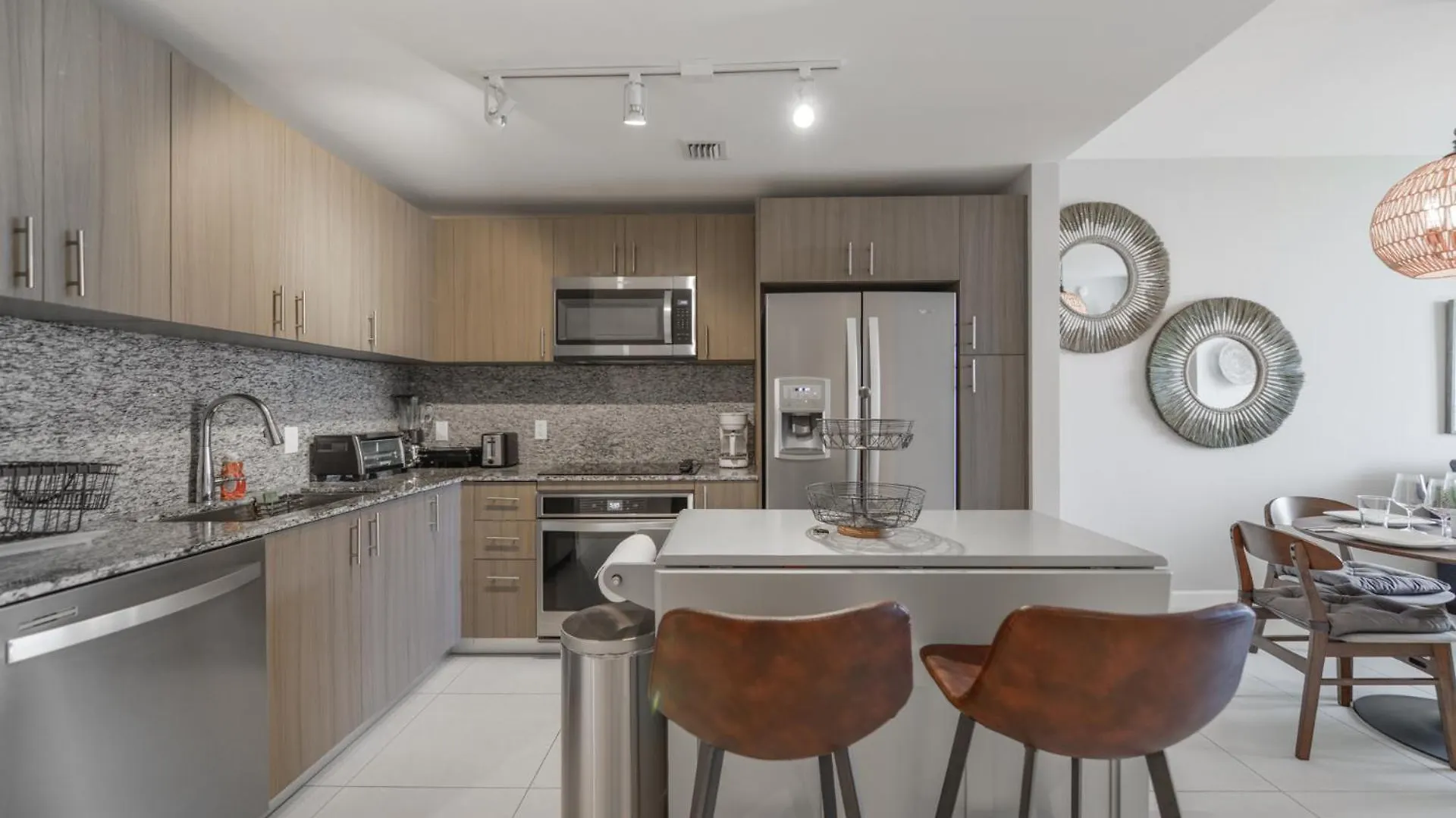 Modern At Downtown Doral Park 아파트