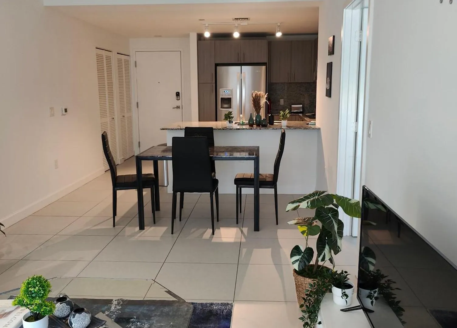 Apartment Style 1-bdrm Downtown Doral *