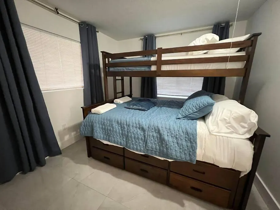 بيت للعطل Comfortable House Near Downtown & Airport