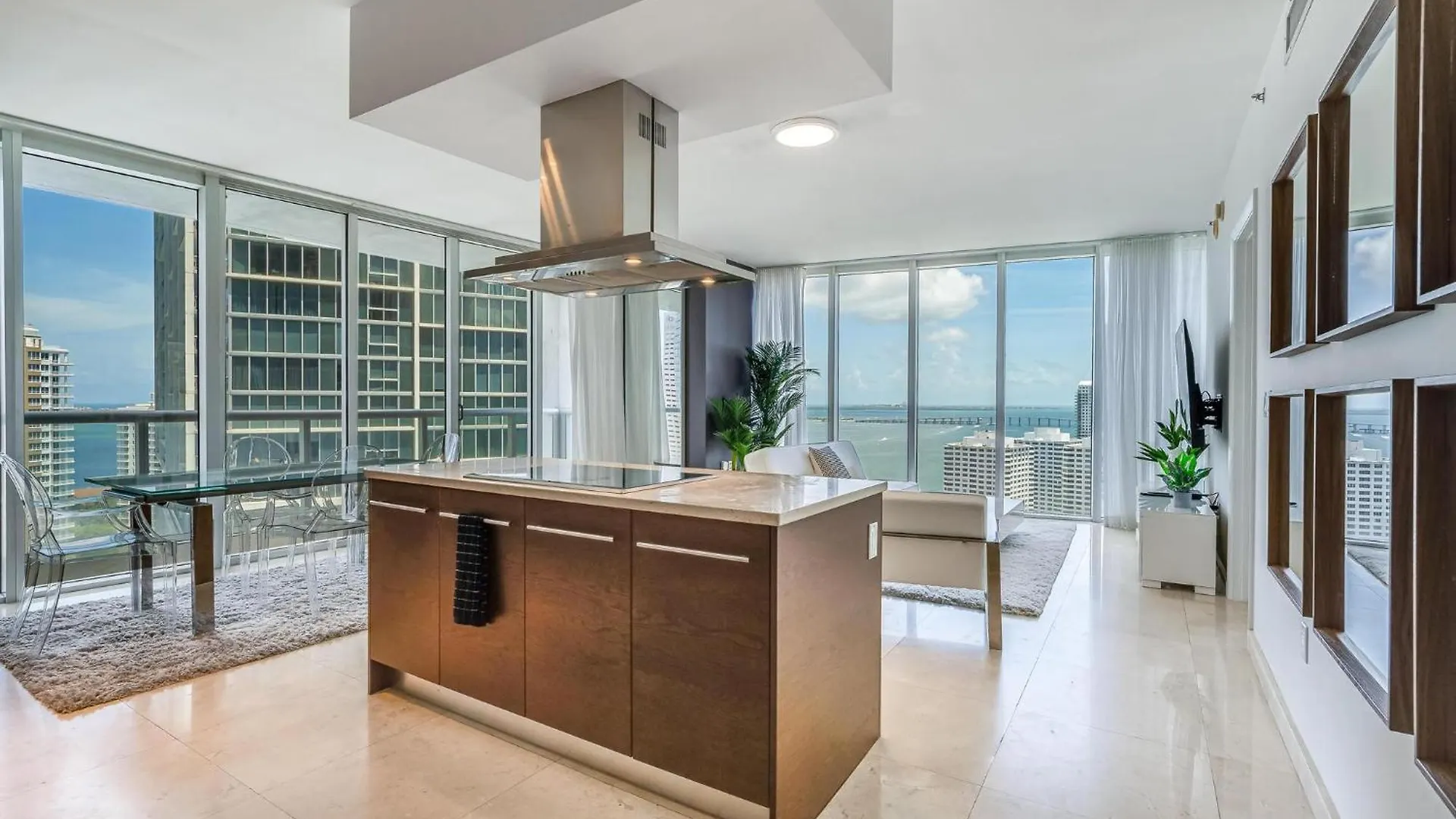 Icon Brickell Miami- 2 Bedroom With And Water Views! *