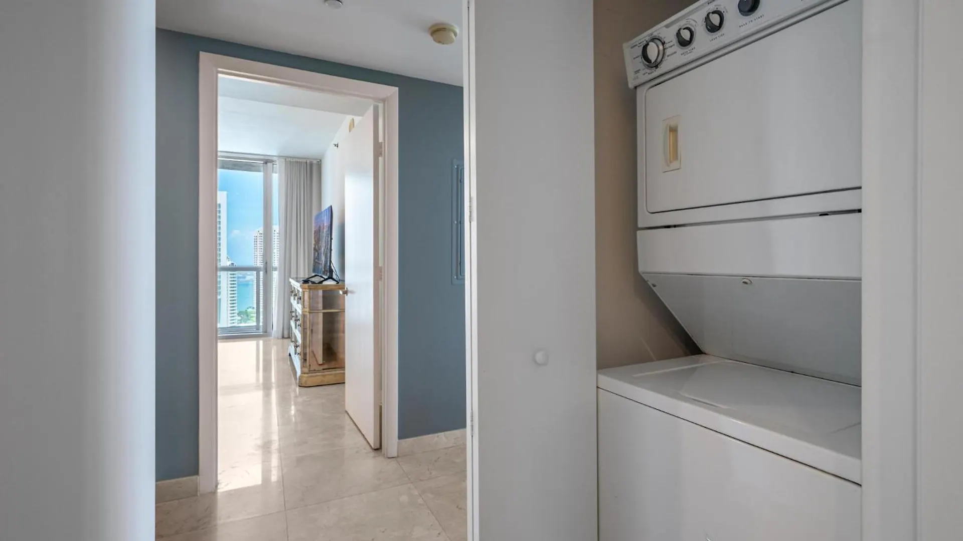 Icon Brickell Miami- 2 Bedroom With And Water Views!