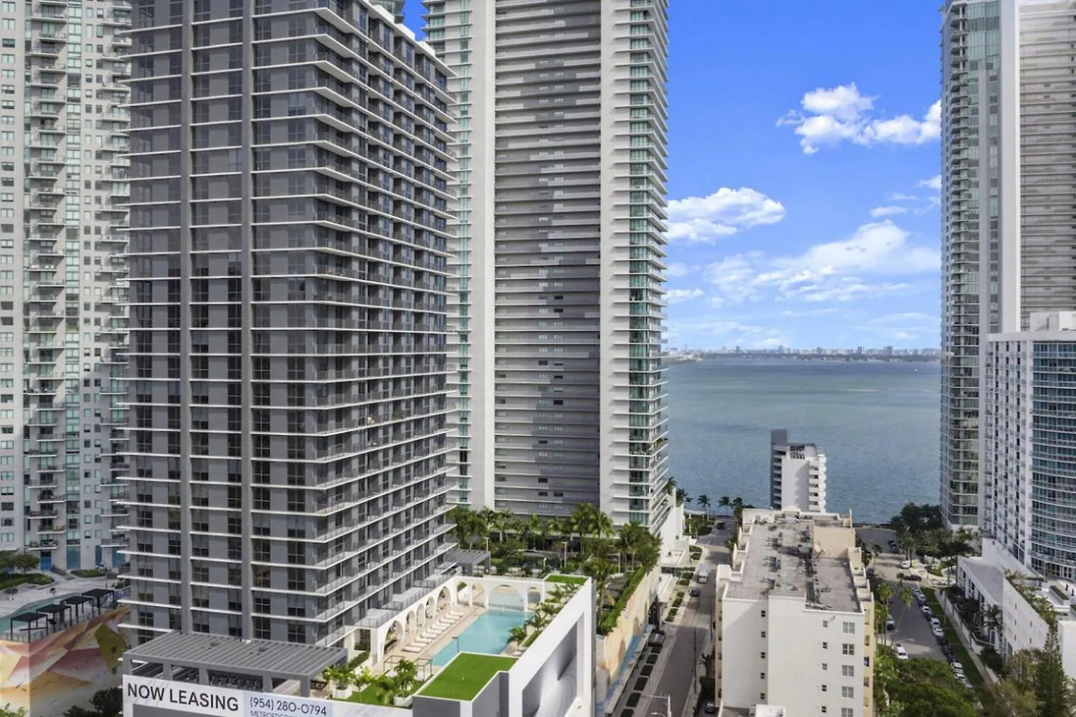 Blueground Edgewater Balcony Pool Gym Wd Mia-109 *