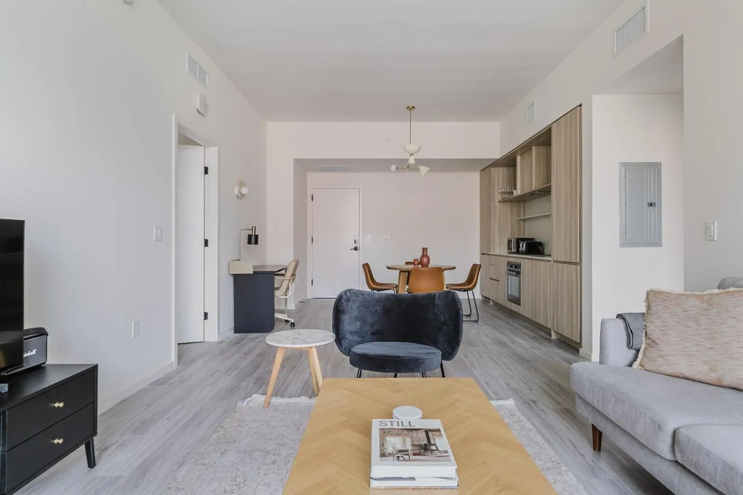 Blueground Edgewater Fitness Center Pool Mia-108 Appartement *