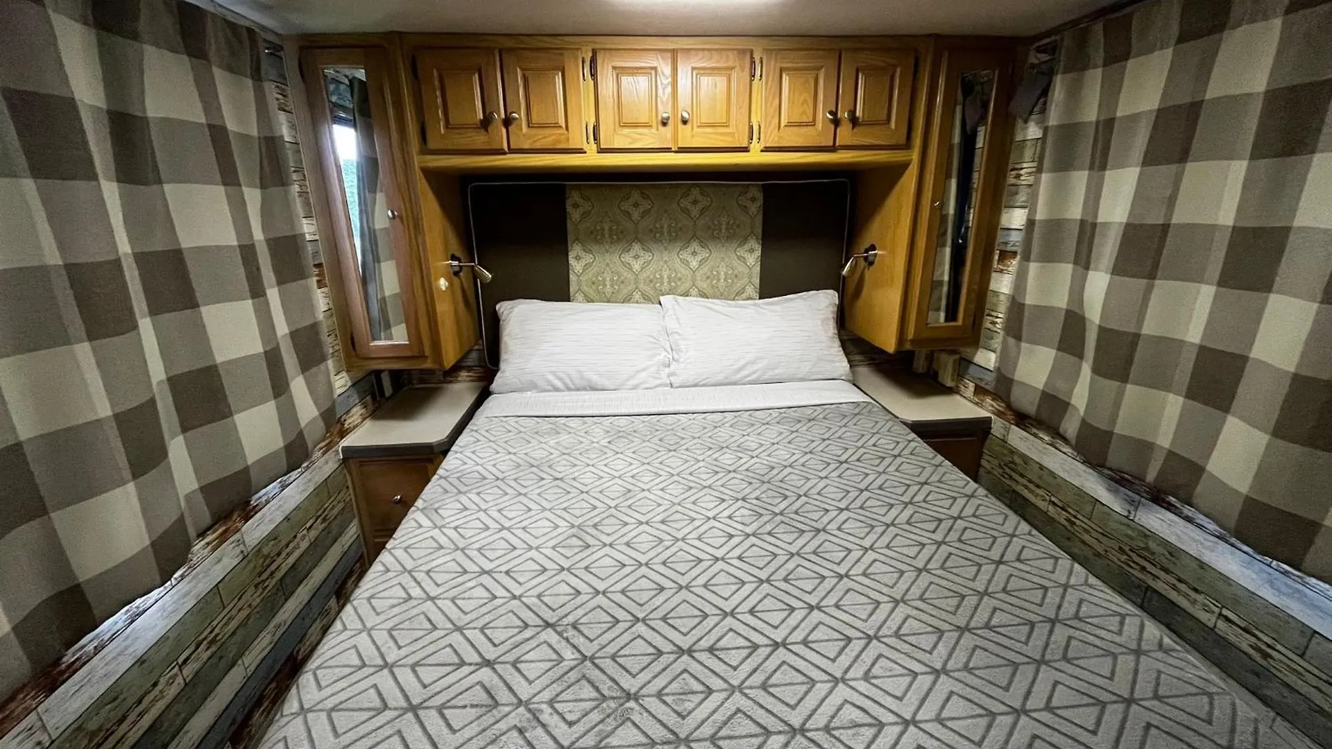 Kamp alanı Remodeled And Comfortable Rv - Free Parking *