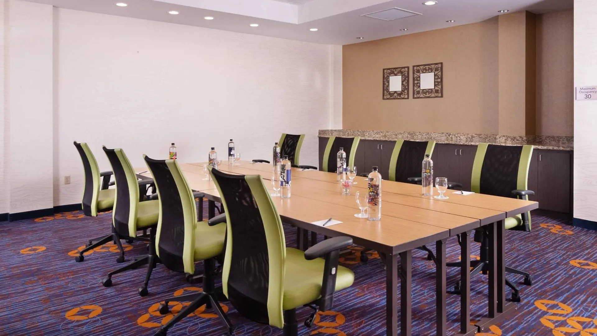 Courtyard Coral Gables 3*