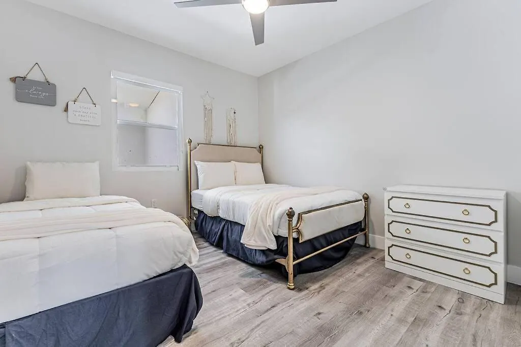 度假居 Modern Oasis Retreat - Close To Airport