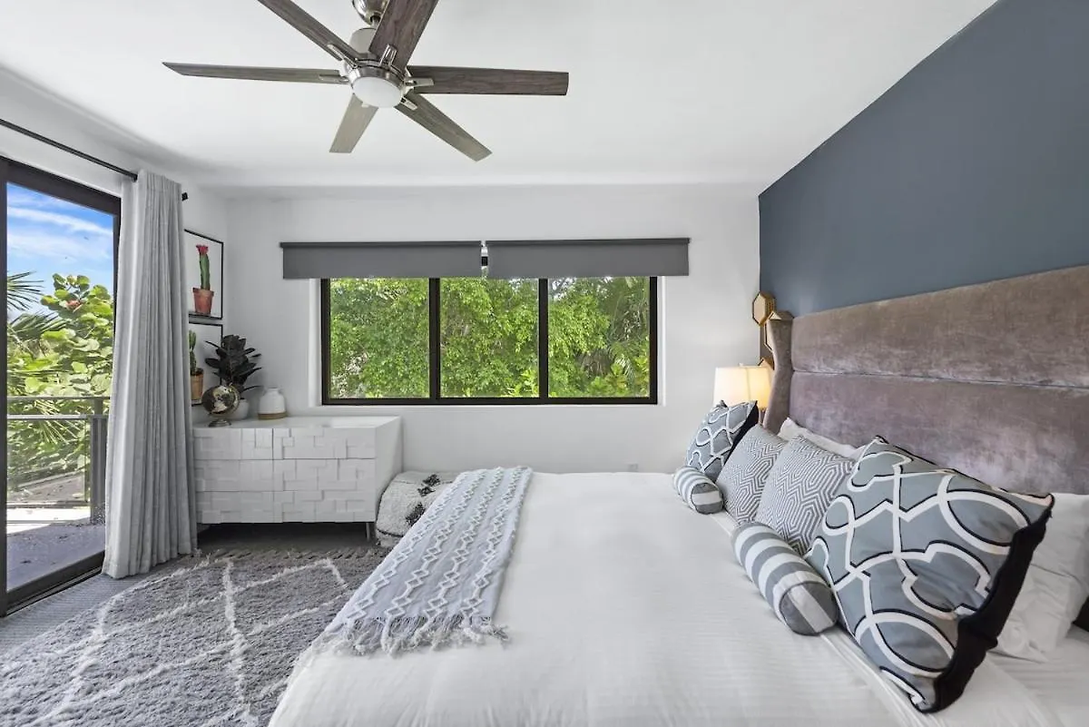 The Waterhouse- Amazing With Infinity Pool Holiday home Miami