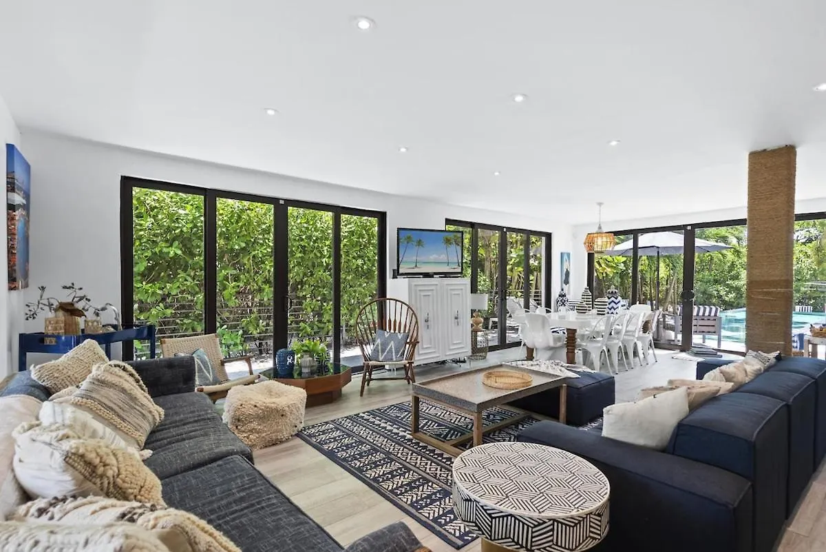 The Waterhouse- Amazing With Infinity Pool Holiday home *