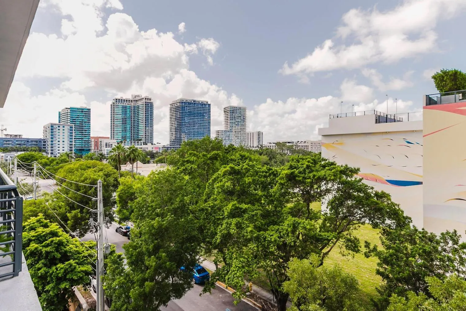 Blueground Edgewater Gym Pool Ac Balcony Mia-113 Apartment