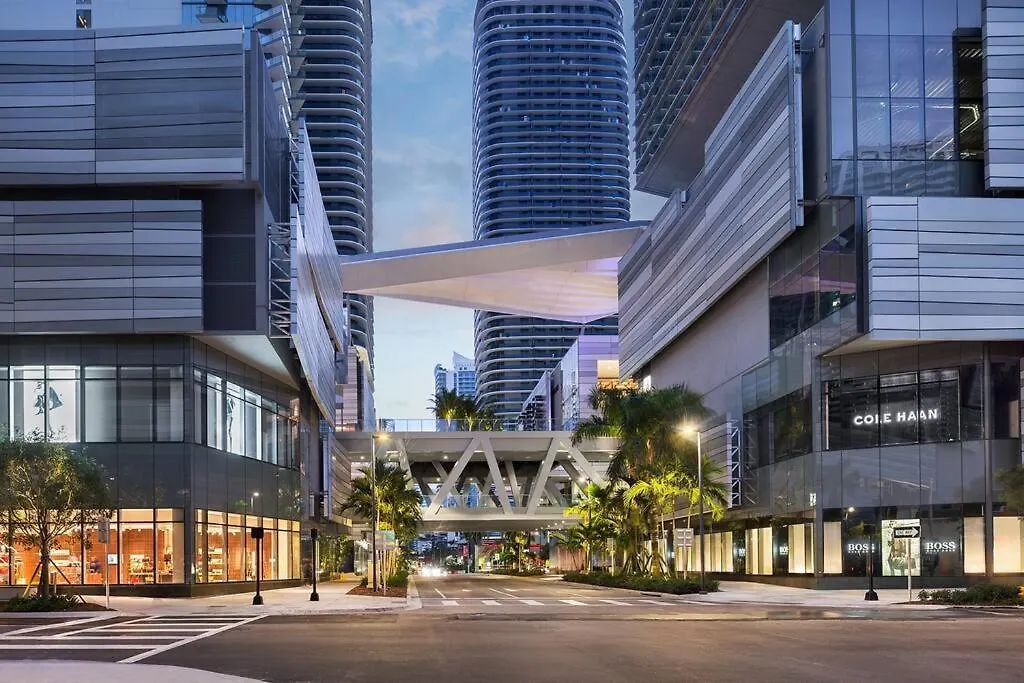 Vakantiehuis Modern W Jacuzzi Near Wynwood-design District-mia Airport